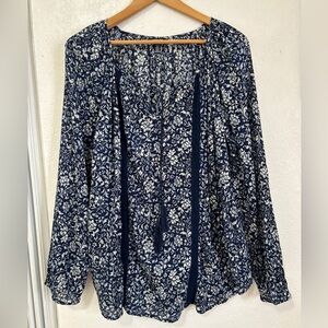 CHAPS tunic BLOUSE. Floral blue size Large In excellent used conditions.